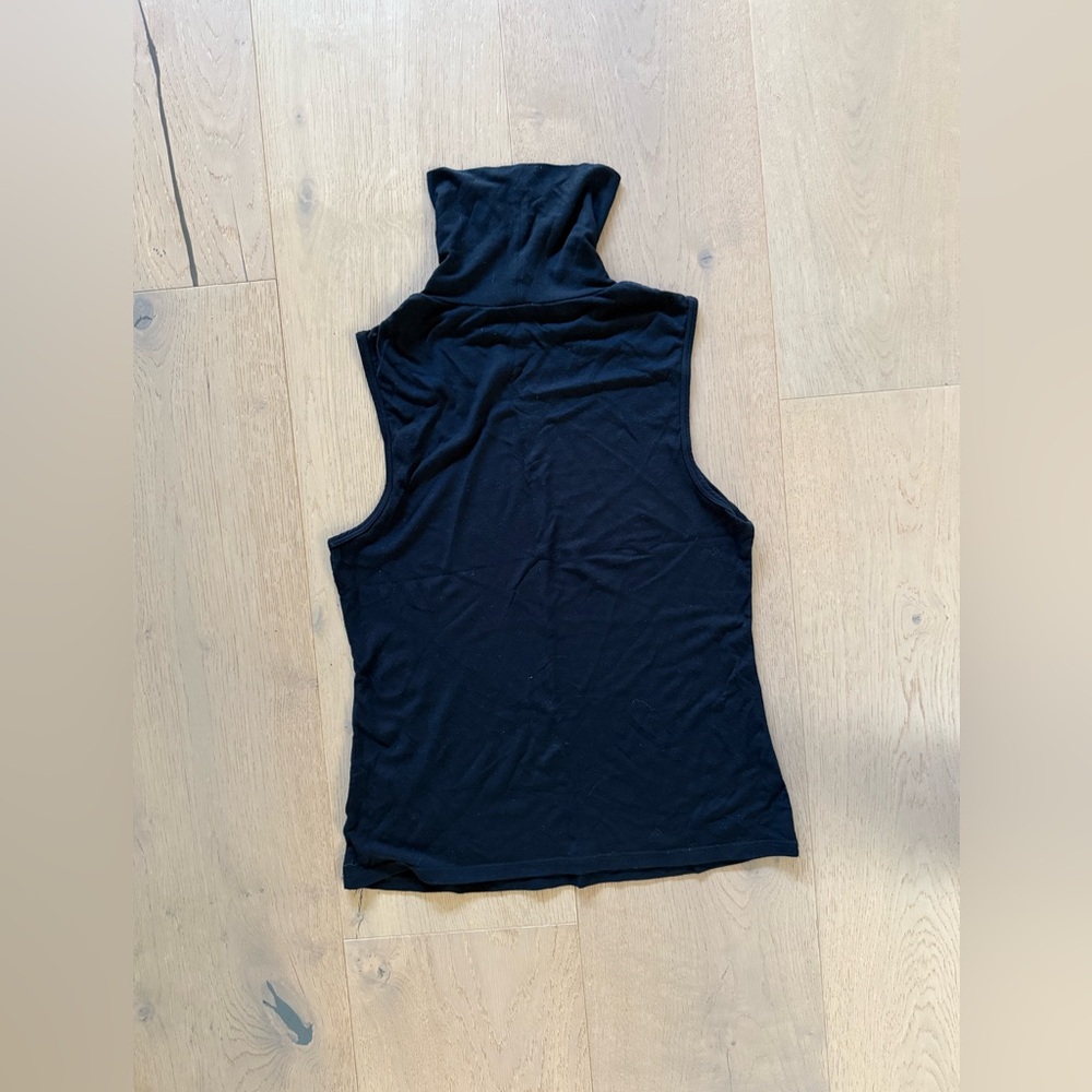 THEORY Black sleeveless turtleneck top